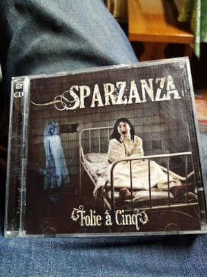CD + DVD Sparzanza : Folie a Cinq ( Sis. postikulut )