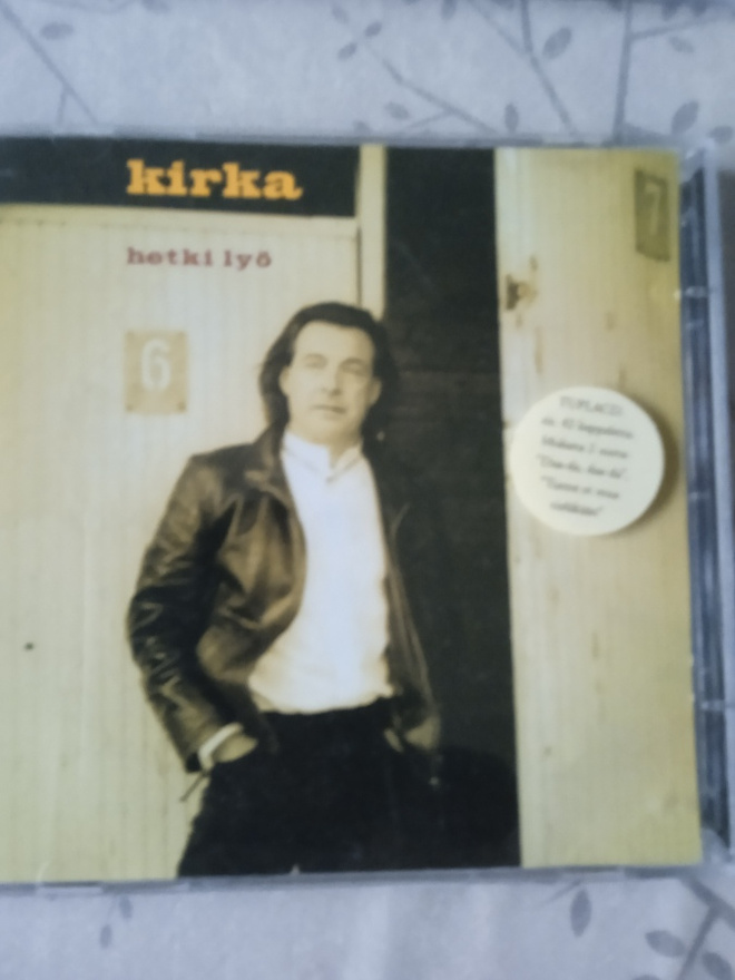 2 CD- LEVYÄ: KIRKA : HETKI LYÖ