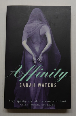 Sarah Waters - Affinity