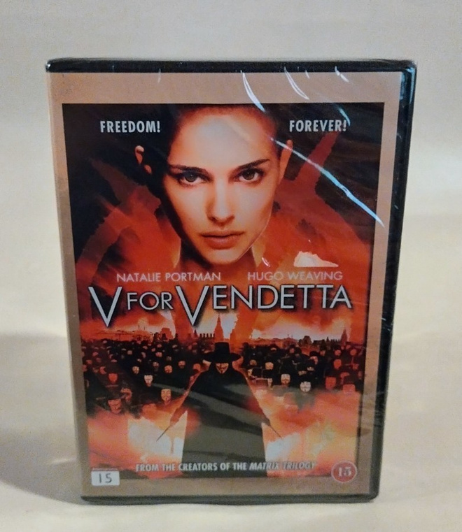 V FOR VENDETTA  (UUSI)