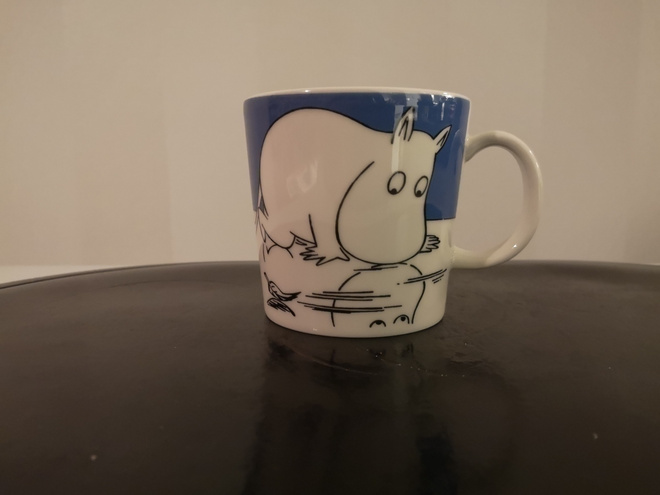 Muumipeikko jäällä Muumimuki