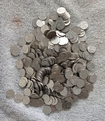 10 pennin kolikot  (457 kpl)