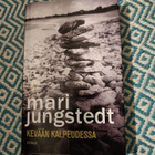 Mari Jungstedt kevään kalpeudessa - pikkukuva 1
