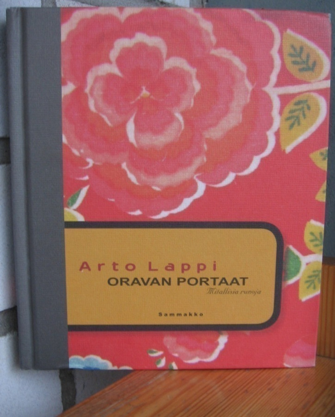 Arto Lappi: Oravan portaat, Sammakko 2004. 159 s.
