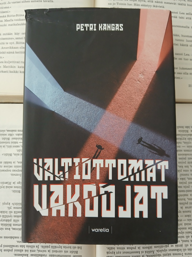 Petri Kangas - Valtiottomat vakoojat (sid.)