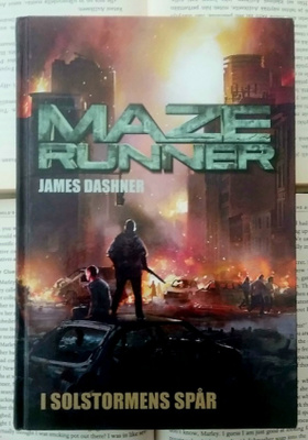 James Dashner - Maze Runner: I solstormens spår (inb.)