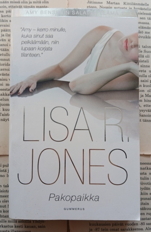 Lisa R. Jones - Pakopaikka (pokkari)