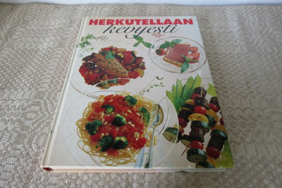 AILA PAKARINEN: HERKUTELLAAN KEVYESTI VALITUT PALAT 1994