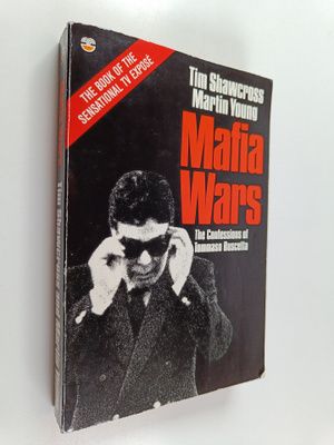 Martin Young ym. : Mafia Wars - The Confessions of Tommas...