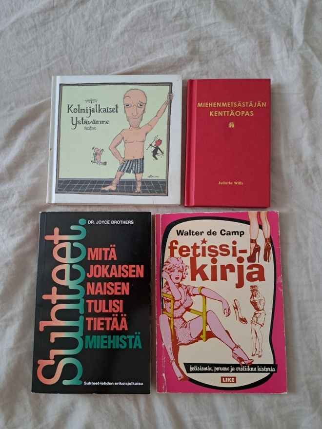 Miesten ja naisten kirjapaketti