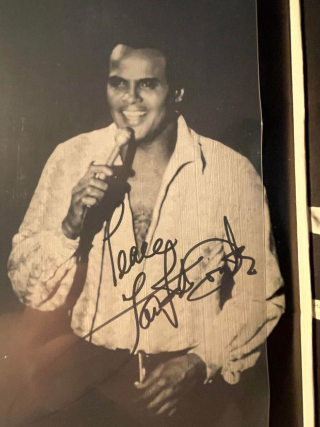 Harry Belafonte – Belafonte ...Live! (nimikirjoitus)