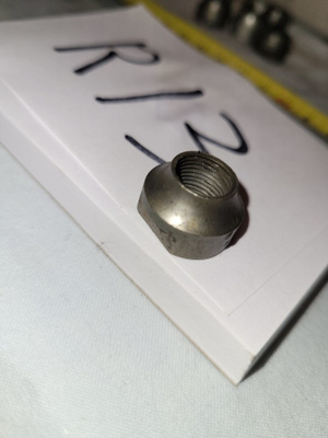 vanha mopo tunturi tai muu renkaan akselin mutteri 10mm