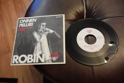 Robin – Onnen Peluri / Onko Rakkaus Mitään