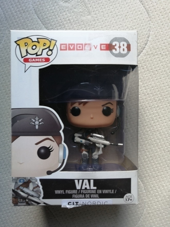 Funko Pop! Games 38 Val (UUSI)