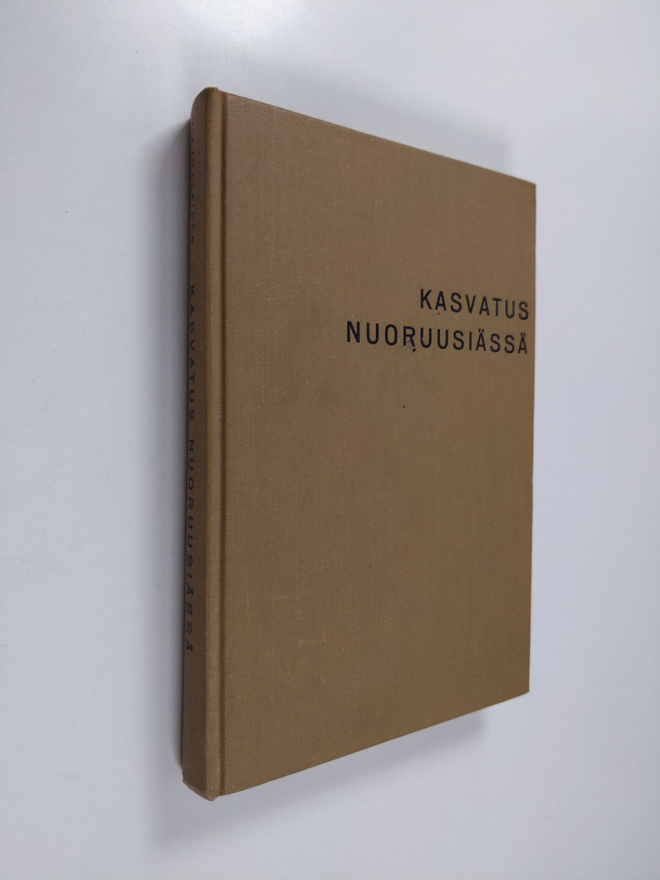 V. J. Ihalainen : Kasvatus nuoruusiässä