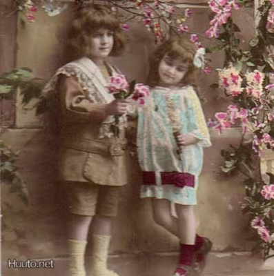 LAPSI / Romanttiset lapset, alas taipuvat kukkaoksat 1900-l.