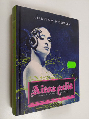Justina Robson : Aitoa peliä