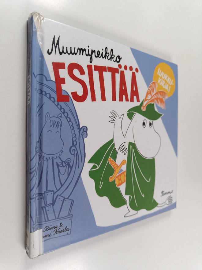 Riina Kaarla : Muumipeikko esittää