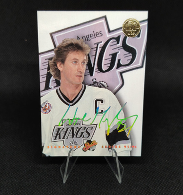 1993-94 Leaf Studio Signatures Wayne Gretzky