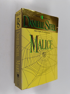 Danielle Steel : Malice - A Novel
