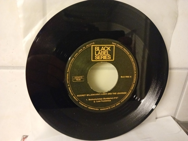 7" single Leevi and the Leavings: Matkamuistoja ( SIS POSTIK
