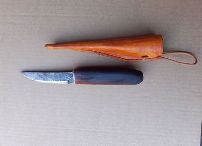 Puukko ja nahktuppi