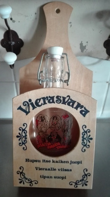 VIERASVARA - PULLO TELINEESSÄÄN