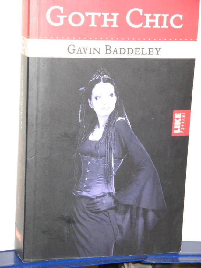 Gavin Baddeley : GOTH CHIC