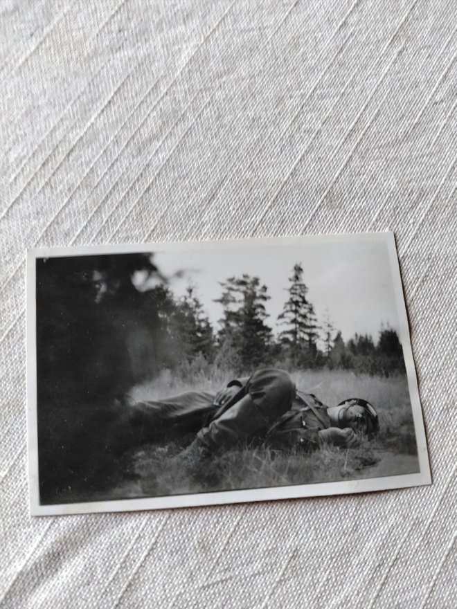 sotavalokuva kaatunut suomalainen sotilas
