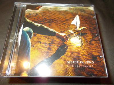 CD SEBASTIAN LEINO ** AIKA PÄÄSTÄÄ IRTI **