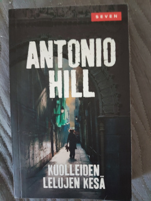 Antonio Hill: Kuolleiden lelujen kesä