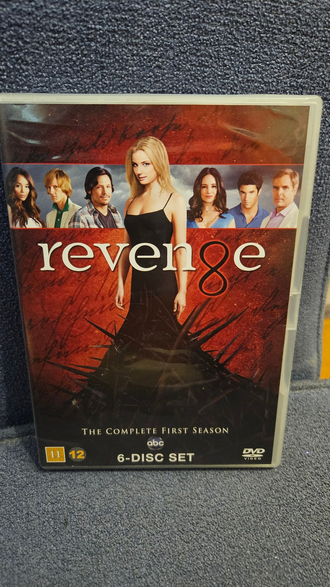 Kosto / Revenge: Kausi 1 (6DVD) 