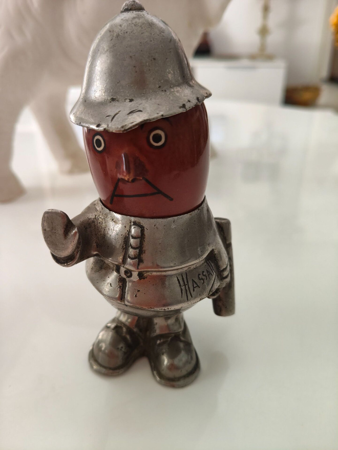 John Hassall "Robert" Policeman Car Mascot (1913) / Antiikki