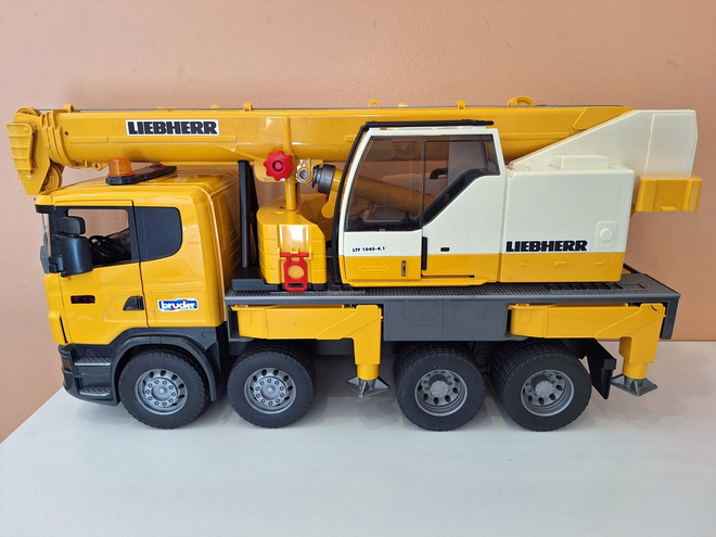 Bruder Scania Liebherr nosturi