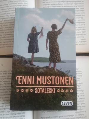 Enni Mustonen - Sotaleski (pokkari)