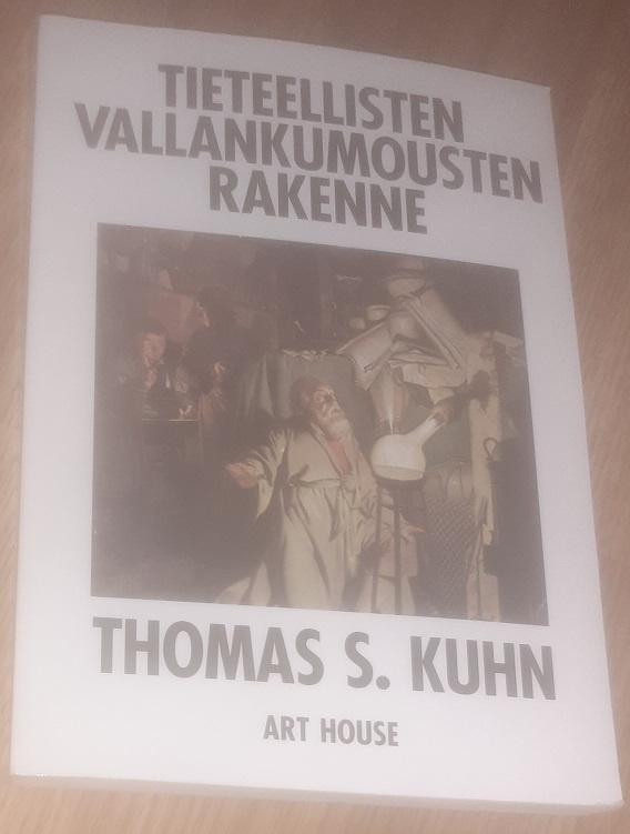 Tieteellisten vallankumousten rakenne