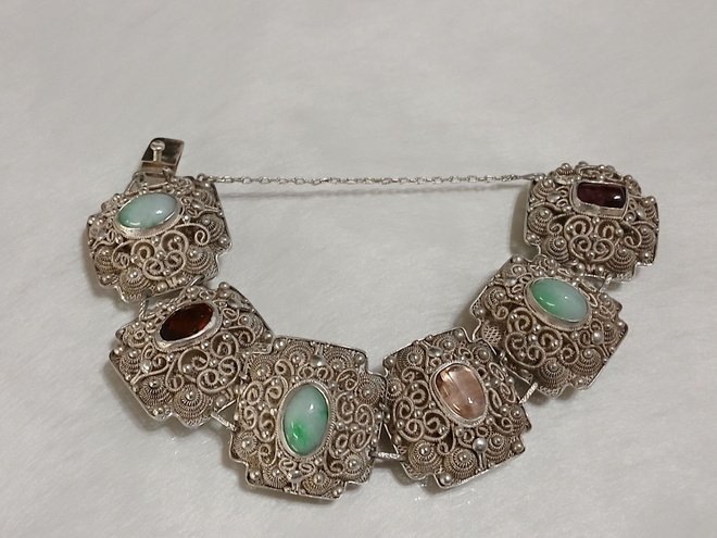 1900 Vintage Hopea filigraani rannekoru Jade kivillä