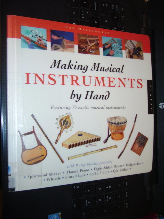 Making Musical INSTRUMENTS by Hand (Sis.postikulut)