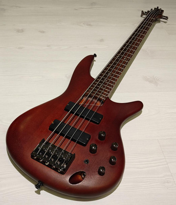 Ibanez SR505 Viisikielinen Basso