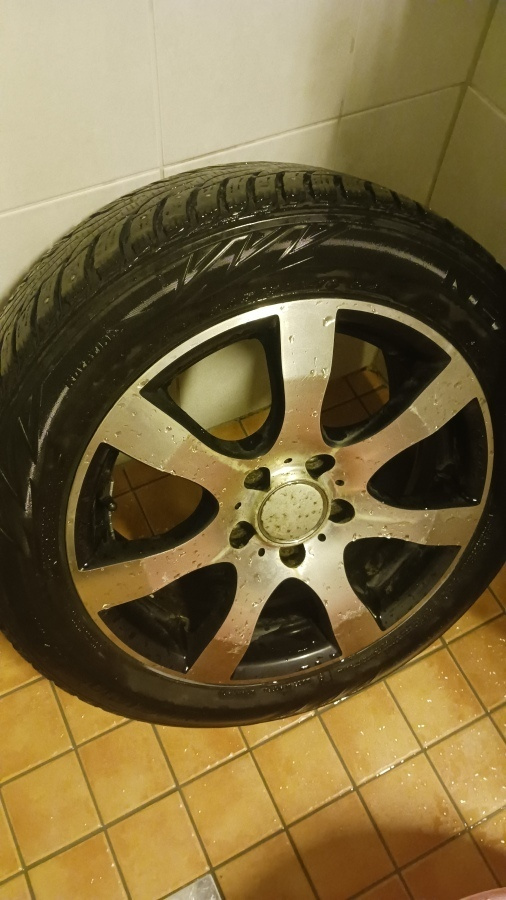 Renkaat aluvanteilla 5x112 57.1 VW Touran
