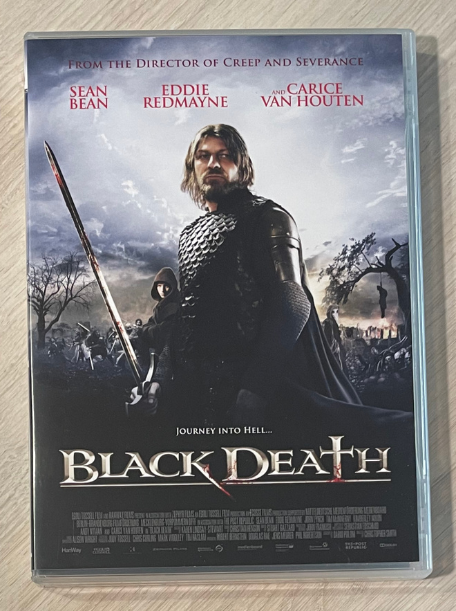 Musta surma (2010) Sean Bean, Carice van Houten