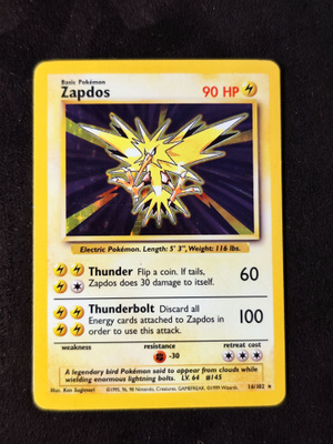 Pokémon-kortti Zapdos 16