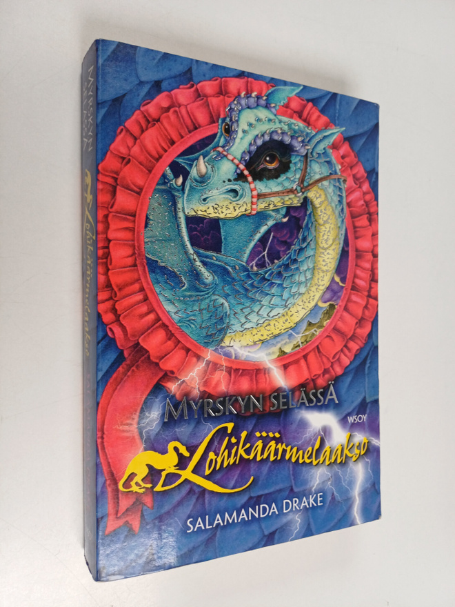Salamanda Drake : Myrskyn selässä
