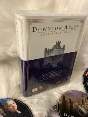 DOWNTON ABBEY  1,2,3,4  (15 DVD BOXI)