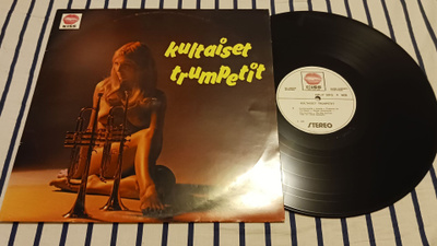 Kultaiset Trumpetit lp 1973 Nude Cover, Ceesecake Cover