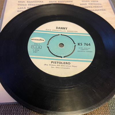 DANNY: Tuuliviiri * Pistolero * FIN 1968