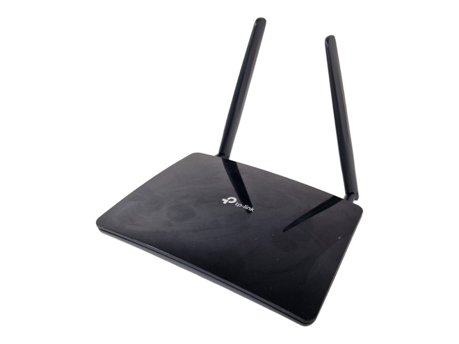 4g modeeni / reititin (TP-Link TL-MR150)