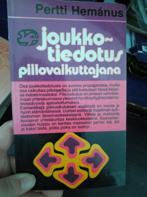 Pertti Hemánus / Joukkotiedotus piilovaikuttajana