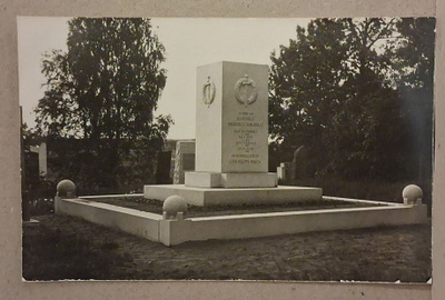 Huittinen: 1928 Sankaripatsas *** (207)
