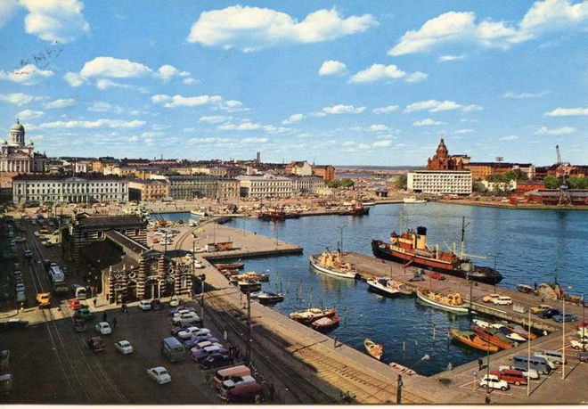 Vanha Helsinki postikortti vuodelta 1967 ja vanhoja autoja